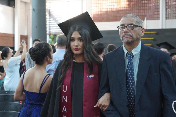 graducion-13-unae-2024BDB6AE41-65B0-0B9B-33E7-50AD60781A9A.jpg