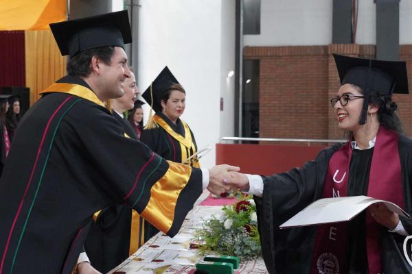 graducion-155-unae-20241A7682DB-F607-B834-E867-D444EEEE2142.jpg