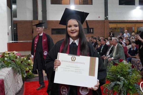 graducion-160-unae-20247172EBC2-8D34-2475-C32A-21C38F781FF4.jpg
