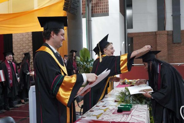 graducion-178-unae-2024CB934B0F-4A91-5CC4-1B35-85A9C0BE0B66.jpg