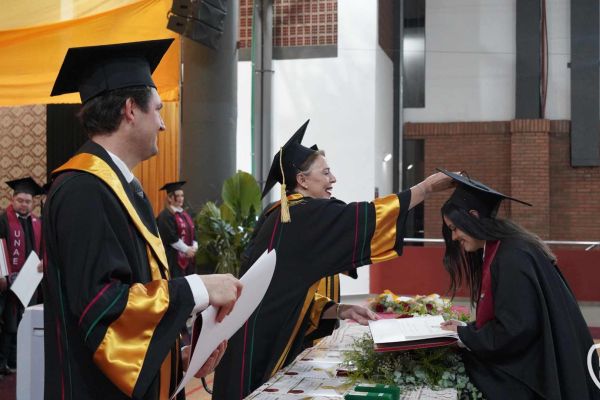 graducion-184-unae-20240396AB3A-1432-0D96-B4EF-4A85EAEFE989.jpg