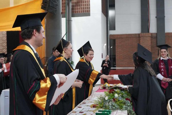 graducion-186-unae-2024B921BE7F-7579-C9AB-3E37-A2558EDF99AC.jpg