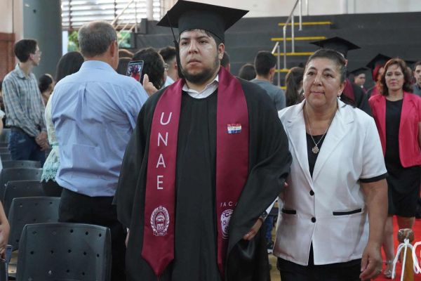 graducion-23-unae-20245C6B1F22-44D4-2F5E-B597-C4B8D43D28BB.jpg