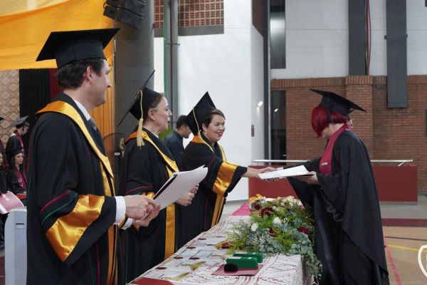 graducion-234-unae-2024A12A7CBA-2369-2C9E-D4E7-631C64CC6D8C.jpg