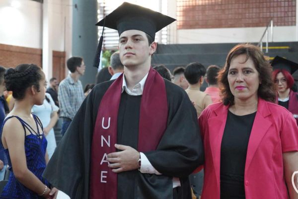 graducion-24-unae-2024D0C63D4A-D67D-62C9-644D-C3E34221EDFB.jpg