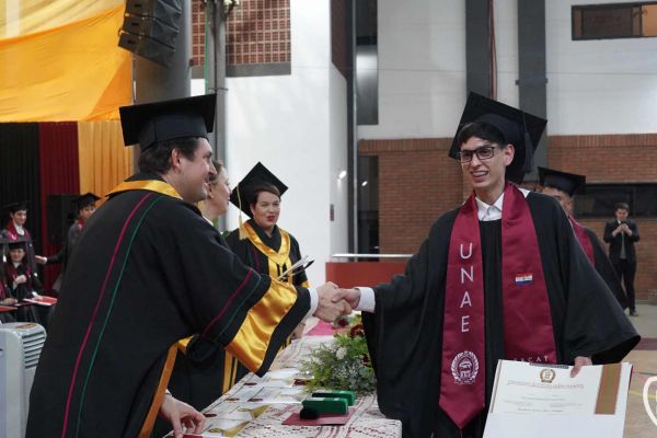 graducion-247-unae-2024EBA430AC-565B-D76F-679E-703BFA5D8EF4.jpg