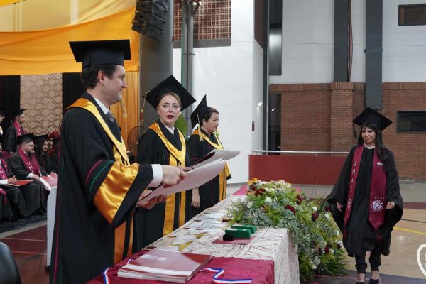 graducion-269-unae-2024132F9C36-D111-AD99-422C-1DC84F5FFB66.jpg