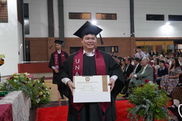 graducion-299-unae-202404F71670-45E1-49F8-4714-9F8B7C6D17A9.jpg