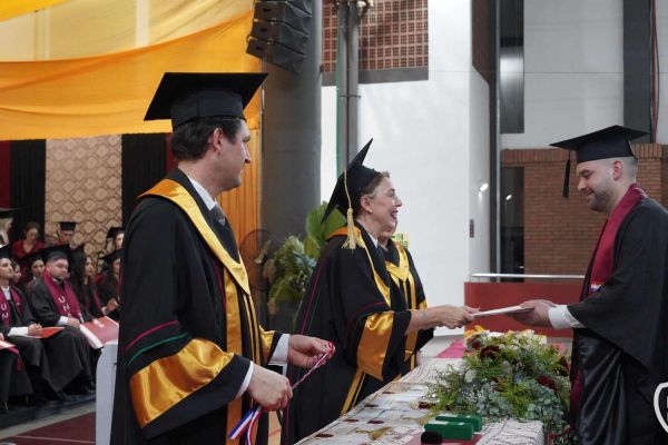 graducion-321-unae-2024FF734CE6-2E17-3BE0-94E8-3C6A282712C0.jpg