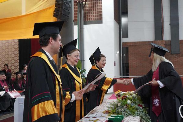 graducion-346-unae-2024B8247880-C73C-E733-FC4E-0CEE40CBC344.jpg