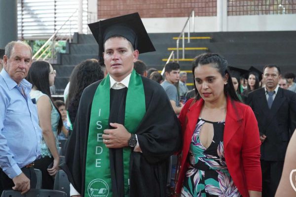 graducion-50-unae-202454EAA64E-6A4B-52E8-82CD-BC1E3615A56F.jpg