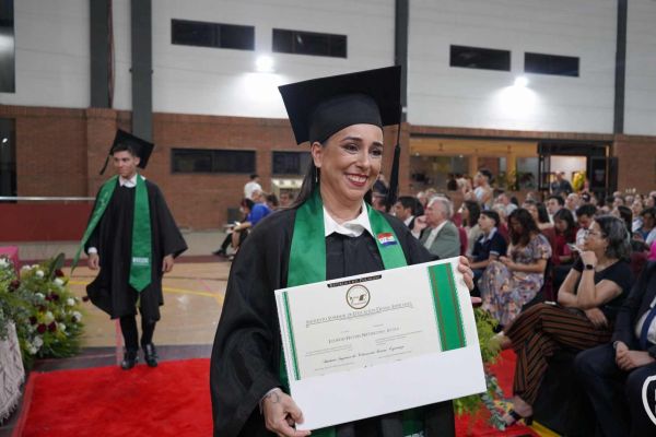 graducion-541-unae-2024CAD1D840-6812-A0B8-AC2E-1460DF73AEC7.jpg