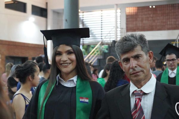 graducion-56-unae-2024B6EF19B9-A69F-A4D3-385D-E2E1C88377D1.jpg