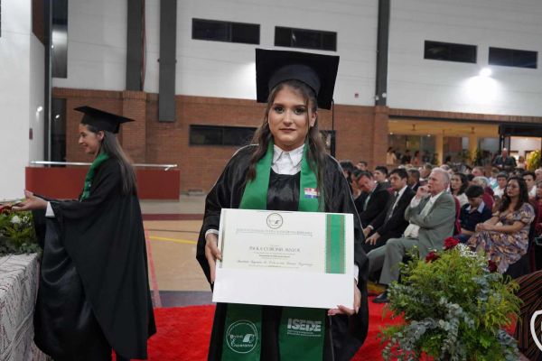 graducion-572-unae-202434DCD456-F136-1438-544F-633E8E437DF2.jpg