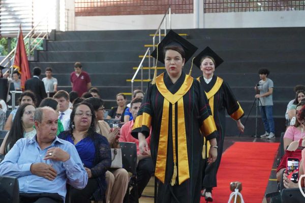 graducion-6-unae-2024B977BAED-4489-5738-B294-78214842F2C6.jpg