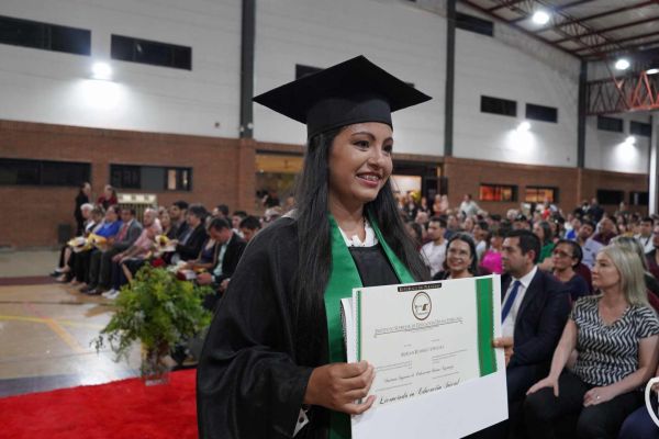 graducion-603-unae-2024FD71450E-53D3-D3C1-6804-95F36681A525.jpg