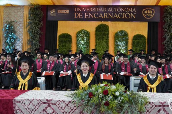 graducion-608-unae-2024F0F5D875-C6C2-EBDF-170A-BD38BDA4BFD0.jpg