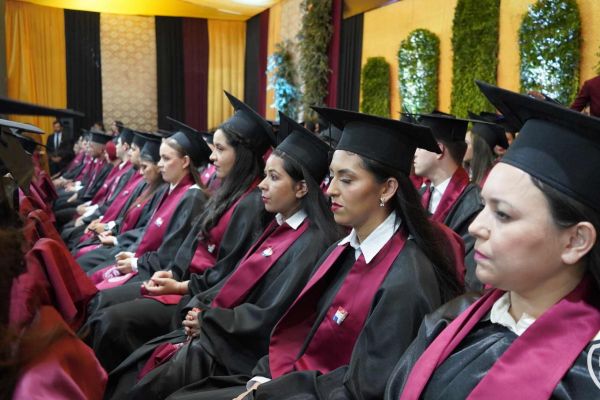 graducion-83-unae-2024AADF4D6F-DB31-B87D-A5FB-48D65F8C565F.jpg