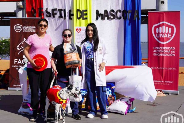 desfile-de-perros-23712BE3FF1-0E4C-F0D8-3E2F-E7FF2A7FA185.jpg