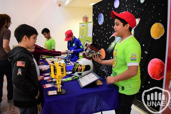 feria-de-robotica-educativa-colegio-divina-esperanza-01-min-hdtv-720F37051F1-D987-C1D6-C5DF-64F95083D42D.jpg