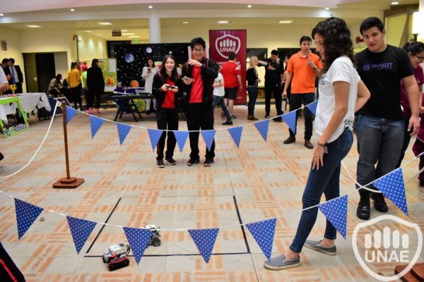 feria-de-robotica-educativa-colegio-divina-esperanza-05-min-hdtv-720C38EDCCD-FF65-E7DF-0D5B-9AE88F5E7A2E.jpg