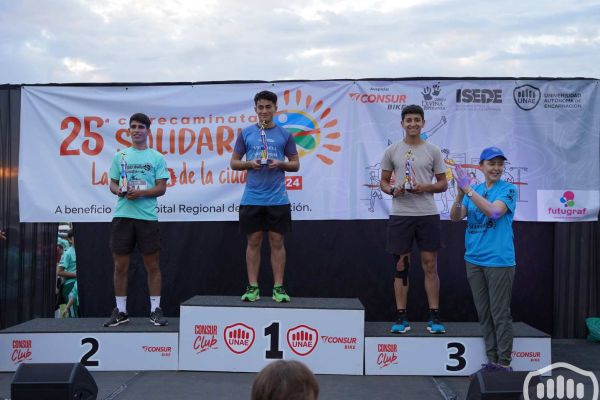 premiación-8914D437F-6218-2D44-DCAC-52F07B36F899.jpg