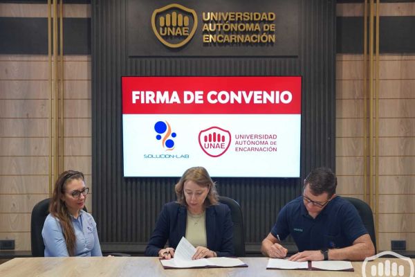 firma-de-convenio-solucion-lab-y-unae-3EB7998C5-ADD6-1A48-752E-649E397744D5.jpg