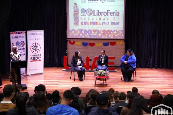 libroferia-encarnación-2024-02-29881B4B46-7E48-DA49-CD5B-34F54EA9DAC9.jpg