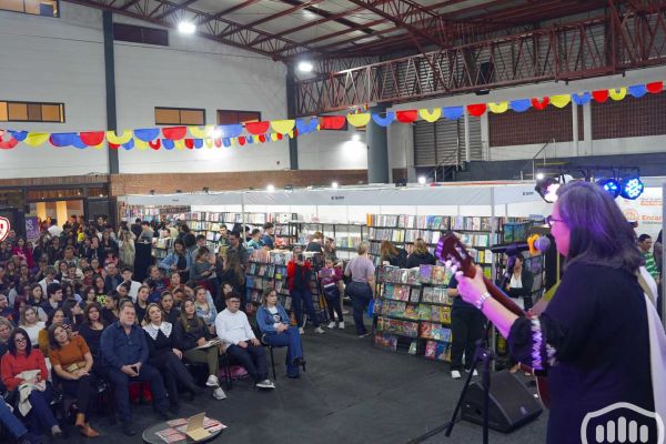 libroferia-encarnación-2024-04-3201A69274-B927-93ED-953E-14A2600BF803.jpg