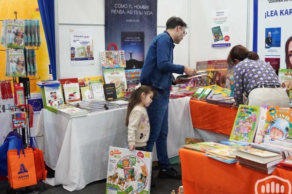 libroferia-encarnación-2024-11F85809E3-1D04-DE7E-84A8-9B266B3A507B.jpg