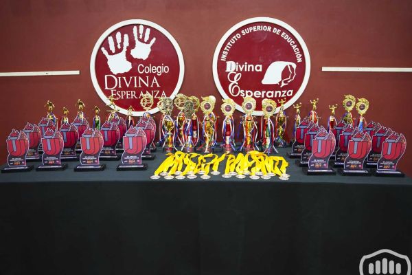 juegos-universitarios-unae-isede-premiacion-17E3435DD-4E7B-51C5-E250-00C2F8CEE3DD.jpg
