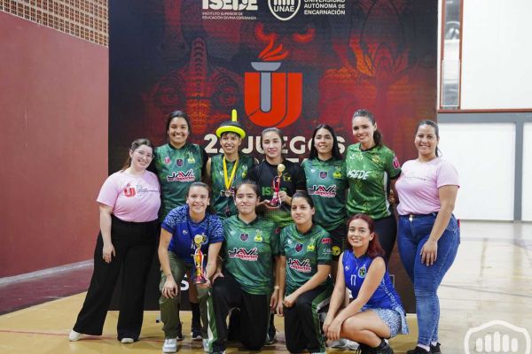 juegos-universitarios-unae-isede-premiacion-5233B57BFF-A3A1-3D61-4782-0443C5C5FB7B.jpg