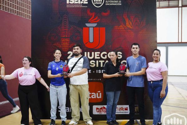 juegos-universitarios-unae-isede-premiacion-9BC0B0246-7BBC-4D4D-AD55-406B07812A03.jpg