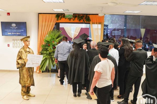 graduacion-unae-172A7F4FC4-6089-7C67-6D23-73DD65047E7F.jpg