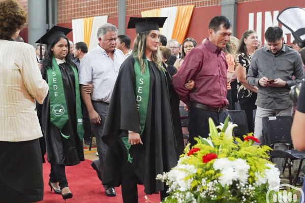 graduacion-unae-251E9877A3-5EA6-99CF-D528-9AA6A6F9D4FB.jpg