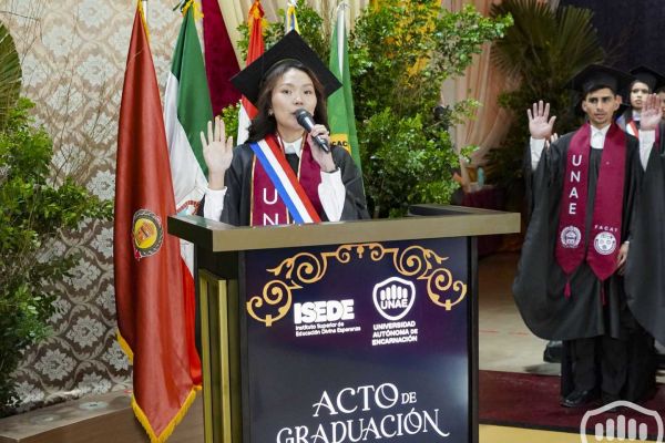 graduacion-unae-31837E8ECA-940D-21B3-45E1-7742750178E4.jpg