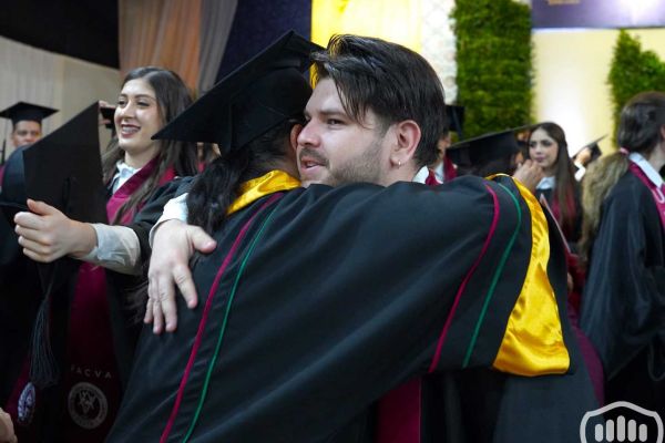 graduacion-facem-facva-facquf-434FDDFAC5-047F-9D59-543F-F9CE8372B8F3.jpg