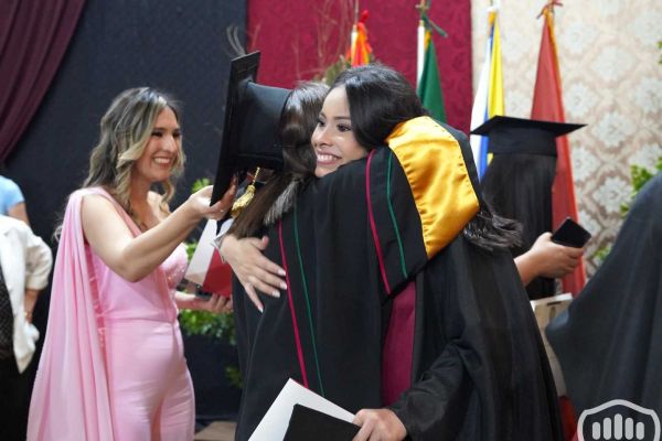graduacion-facem-facva-facquf-56130C7D2E-DA93-3F75-EA32-FE6E8B357B88.jpg