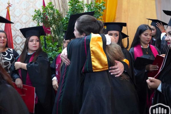 graduacion-facem-facva-facquf-587F303FC7-6106-F663-4231-A035E0788D67.jpg