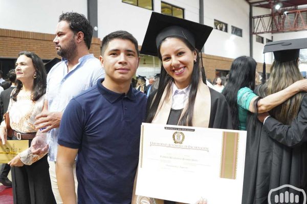 graduacion-posgrado-60260F82E8-A0E7-DF65-C215-0604D512C584.jpg