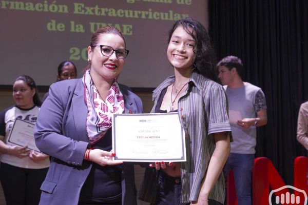 extracurriculares-38E75D0FF8-9FFA-8EA8-FAB6-9DF535AE3465.jpg