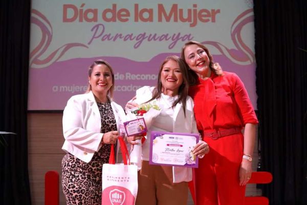día-de-la-mujer-paraguaya-165923885E-6ED6-B8FB-F0E2-0529D3410FB4.jpg
