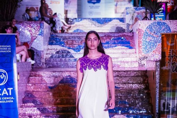 desfile-de-modas-22EFEF6C2-6473-A2E3-6B67-7251E0C5384D.jpg