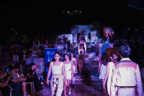 desfile-de-modas-3DD852F3C-C00C-C478-23FD-99AF2CEF19EB.jpg