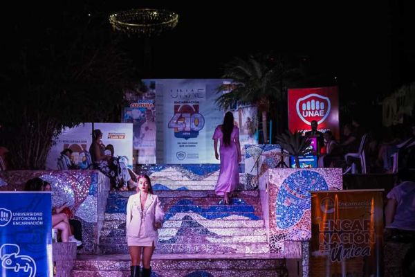 desfile-de-modas-5D36B1F8D-5115-4017-1563-8CB6AEB3AB09.jpg