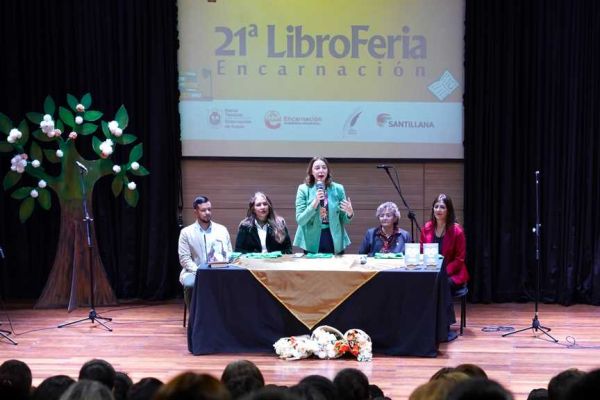 libroferia-2025-1303BD55B9-6952-4125-18FA-DEFDA829D1CA.jpg