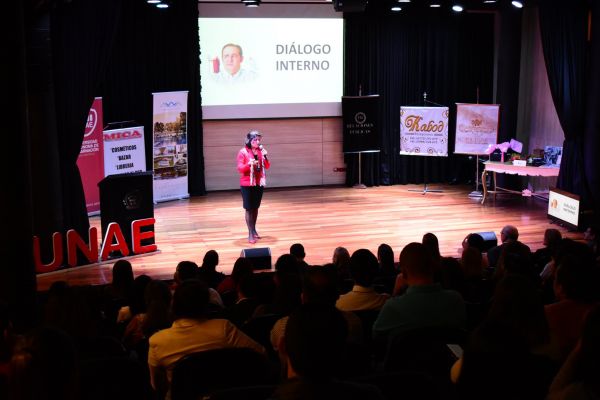 ii-seminario-de-imagen-personal-unae-2019-10549247AC-CEB0-6544-F7CB-7EBB2064293F.jpg