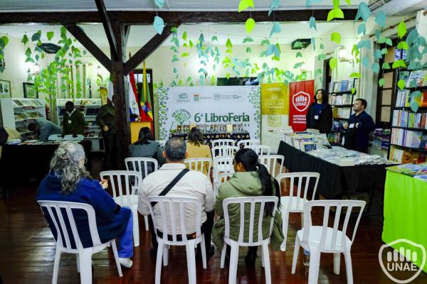 libroferia-colonias-unidas-4-copiar845B4E6E-3FCB-2566-6744-C600FB58714B.jpg