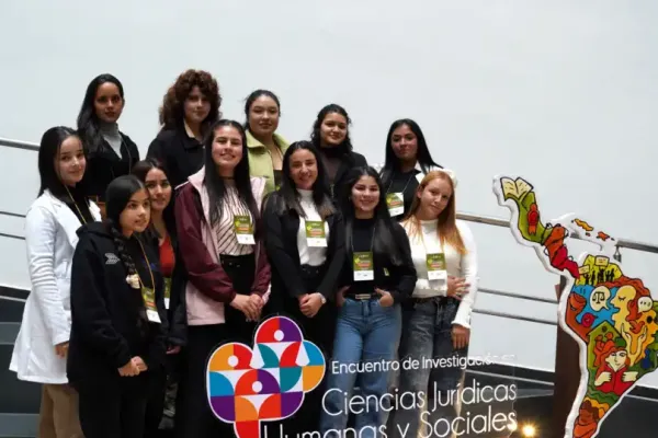 encuentro-5388729779-B765-6B8C-8369-A912DAC96E22.webp