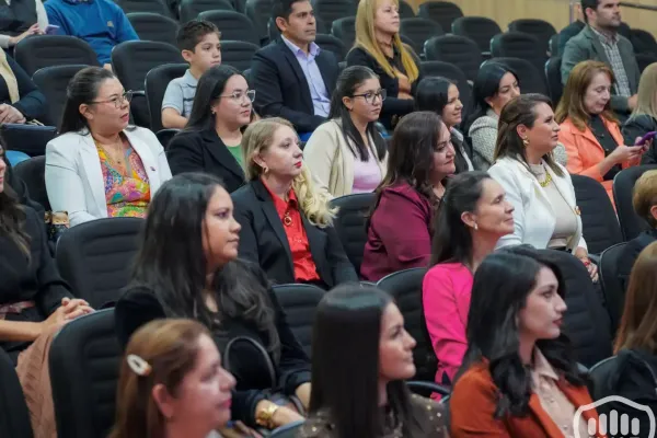 mujeres-lideres-13518DCDA9-4057-BEED-A5A0-AEA2E3F8A898.webp